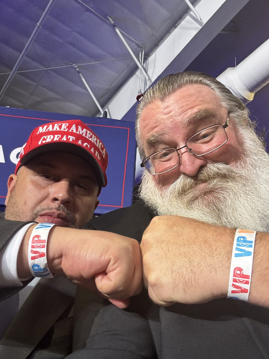 Beardvet's tweet photo. Shoutout to President Trumps Team for setting up a great Rally and always appreciate the VIP Treatment https://t.co/NKmWGNmFqQ