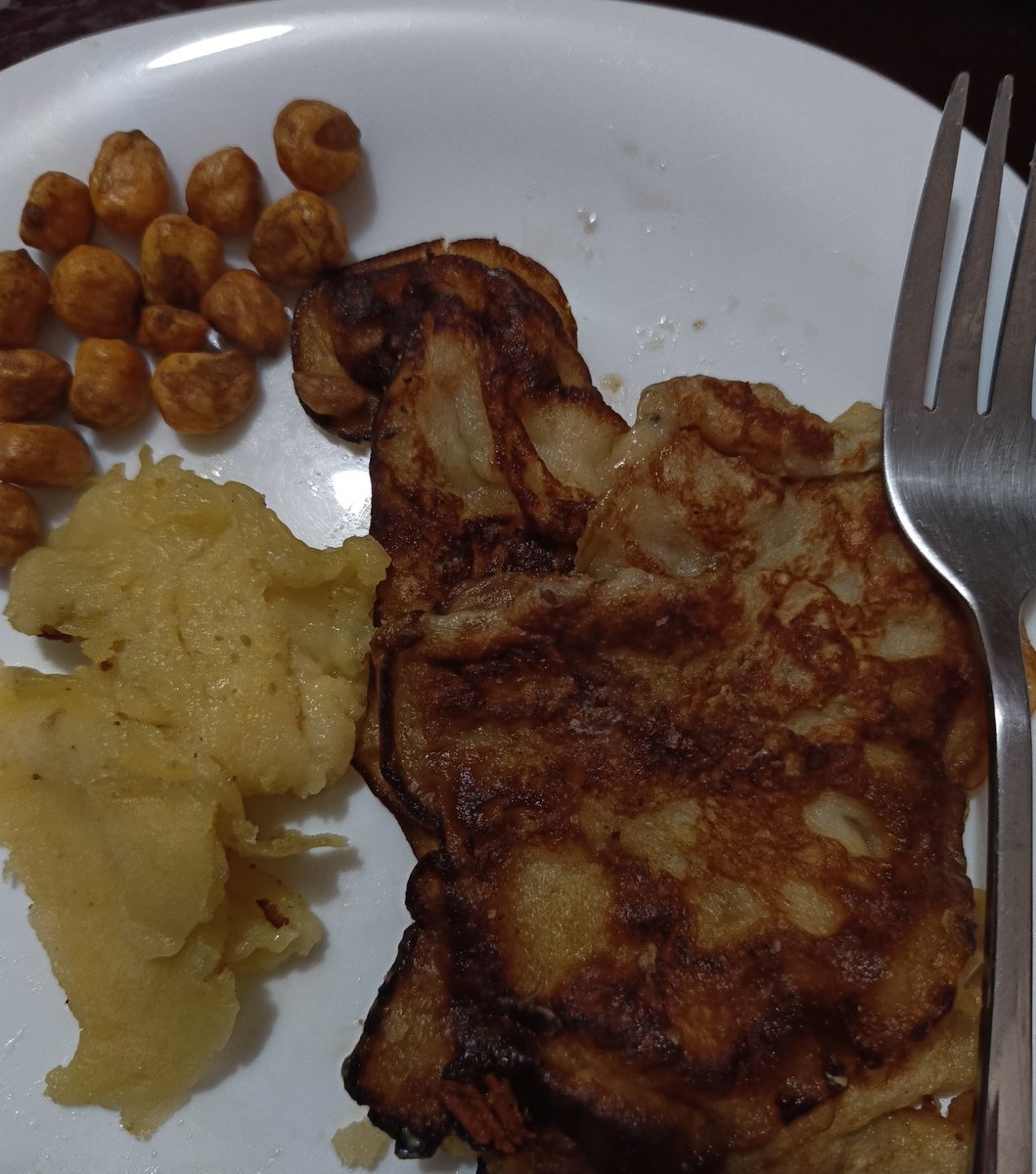 citieom's tweet photo. ayoko sa lahat yung hindi bilog yung pancake ko ei 😢😥 #foodtwt https://t.co/ZcSRp2WuVh