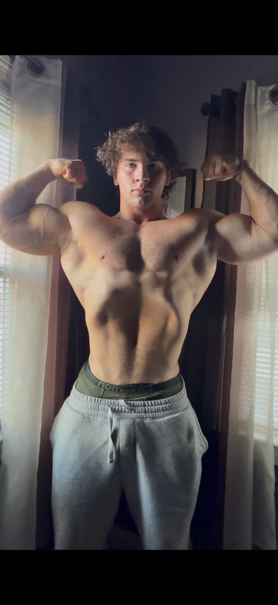 PaulJacksonFit's tweet photo. #gym #bodybuilding #fitness #viral #fyp https://t.co/R9FhfC9u4t