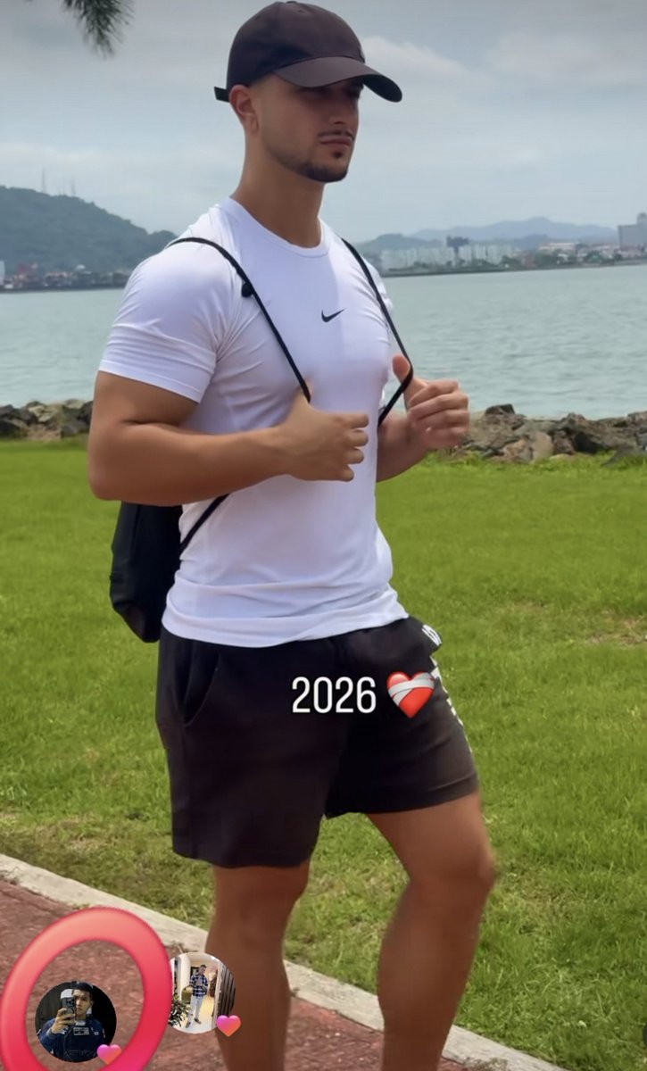 TomBurn0500's tweet photo. En varias ocasiones he visto que este poli le da su like a puro manes....jummmm y después dicen que no lo son https://t.co/3QCHihGOX1
