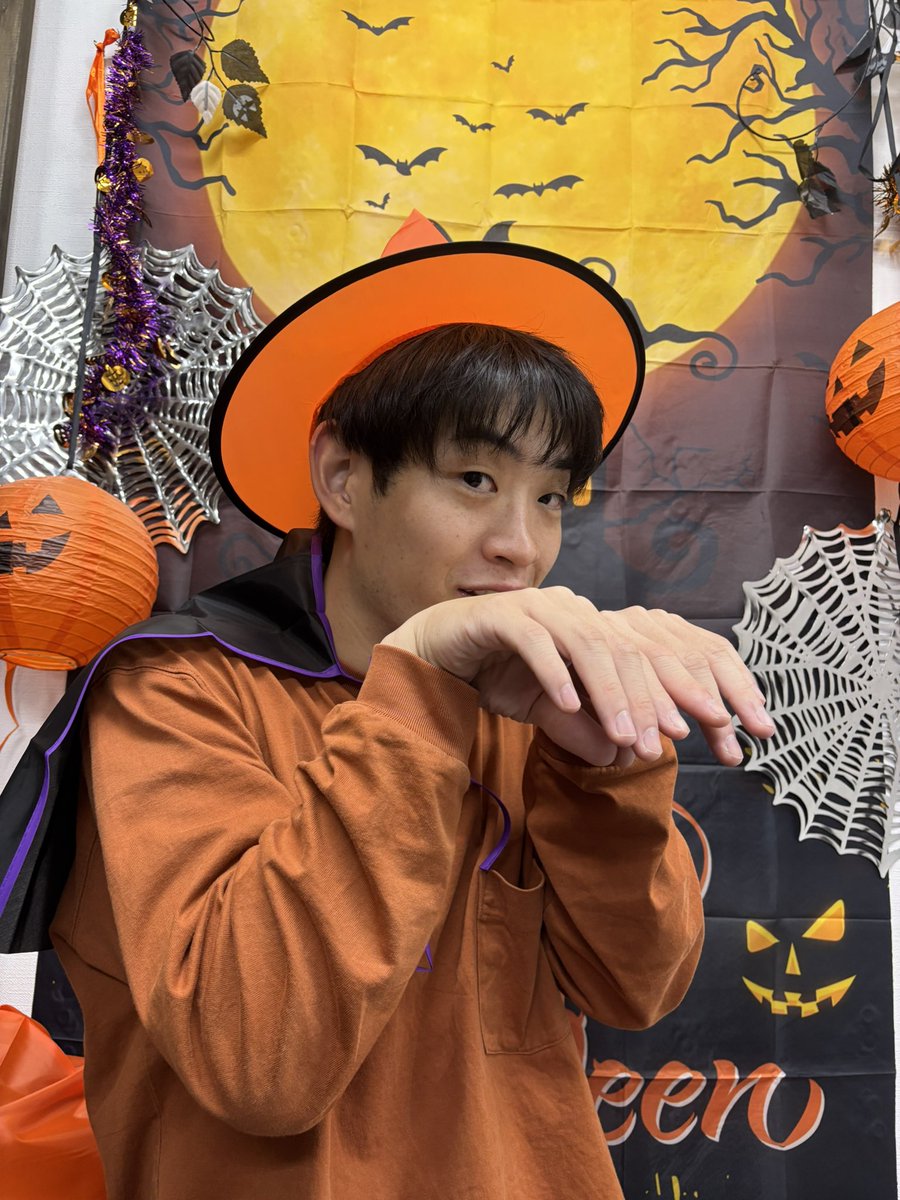 JelitaBulan_'s tweet photo. ハロウィンイベント開催🎃
本日のお客様

施術を受けられたお客様にフォトスペースをご用意‼️
お子様やお友達など大歓迎‼️
お写真を投稿してくださったお客様には2000円分のスタンプを贈呈❣️

スタンプ10個で2000円引き
10/1～10/30
#ジェリタブラン 
#ハロウィンイベント https://t.co/mf0TxgkRBN