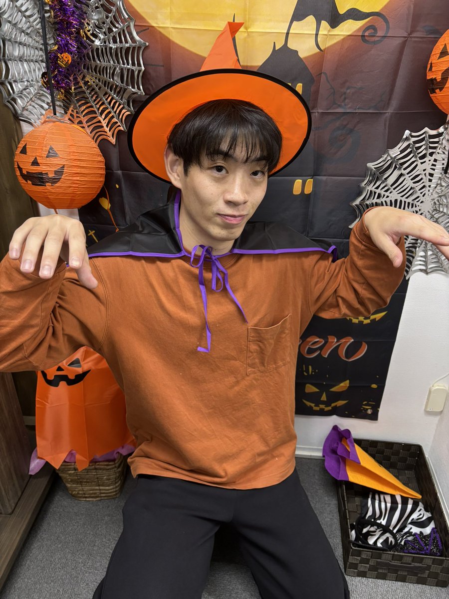JelitaBulan_'s tweet photo. ハロウィンイベント開催🎃
本日のお客様

施術を受けられたお客様にフォトスペースをご用意‼️
お子様やお友達など大歓迎‼️
お写真を投稿してくださったお客様には2000円分のスタンプを贈呈❣️

スタンプ10個で2000円引き
10/1～10/30
#ジェリタブラン 
#ハロウィンイベント https://t.co/mf0TxgkRBN