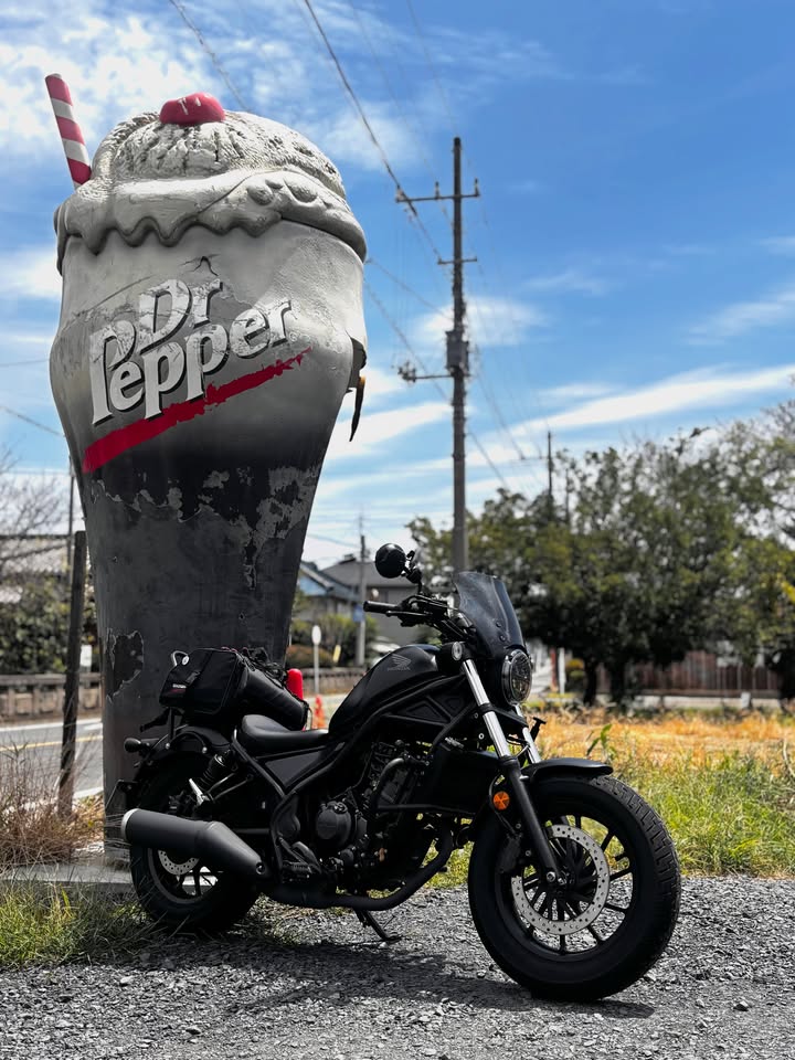 1776Bingo1976's tweet photo. ずっと気になっていたTOYBOX CAFEへ🍔✨

アメリカンスクールバスの中でランチできる
ちょっと特別なカフェ時間☺️

店内も可愛くて、写真を撮るのも楽しかった📸
また行きたいカフェが増えました♡
#TOYBOXCAFE
#トイボックスカフェ
#ハンバーガー
#カフェ巡り
#カフェ時間
#アメリカンスクールバス https://t.co/pJ1XXvgloq