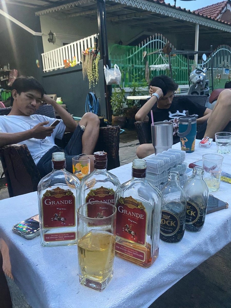 ChinobuA's tweet photo. ไม��เช้าผมตีเก๊หมด ! 

#หัวหิน https://t.co/TPHmeZUVPI