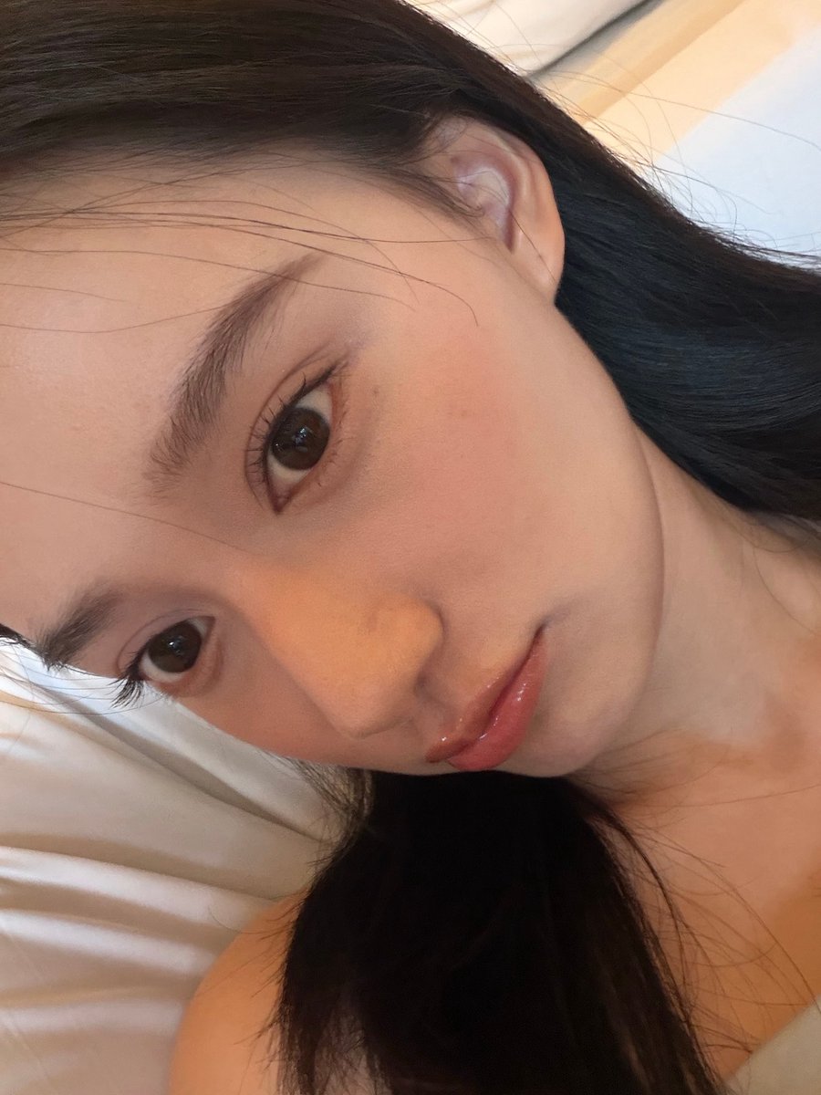xiaameng's tweet photo. hmm, after i eat breakfast, what should i do yeah? staring into space and trying to figure out my plans for the day. should i actually be productive or just stay in bed and chill? let me know what you guys are up to! maybe i can steal that ideas. https://t.co/RdJyVWNbQG