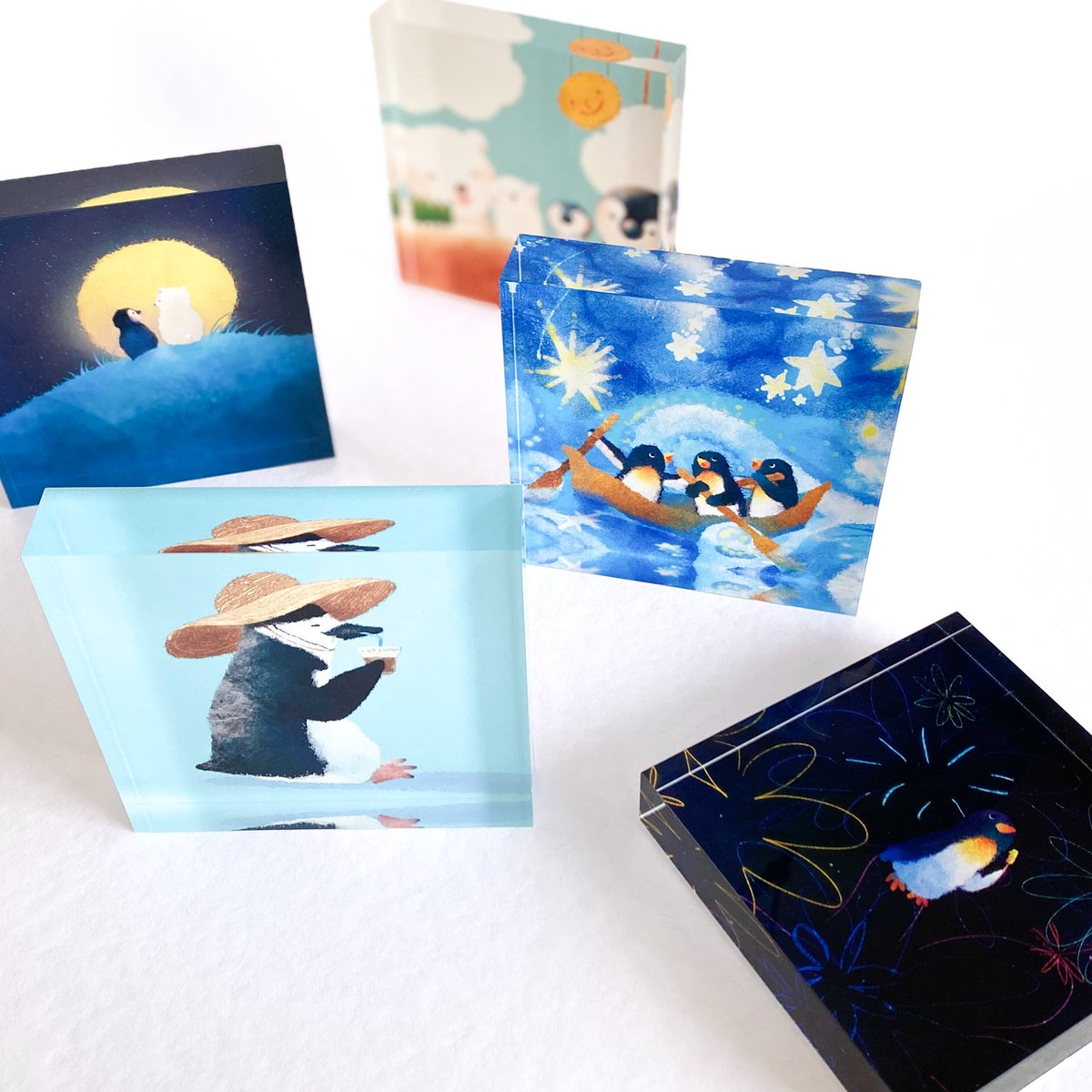 shima_kenaf's tweet photo. アクリルブロック、先日「海の流れ星」と「月夜のおしゃべり」をお買い求めいただきました。
正直、初めてのアクリル素材に少し不安でした。でも嬉しいご感想もいただきホッとしています。
ありがとうございました!☺️ https://t.co/zHRB6BR96W