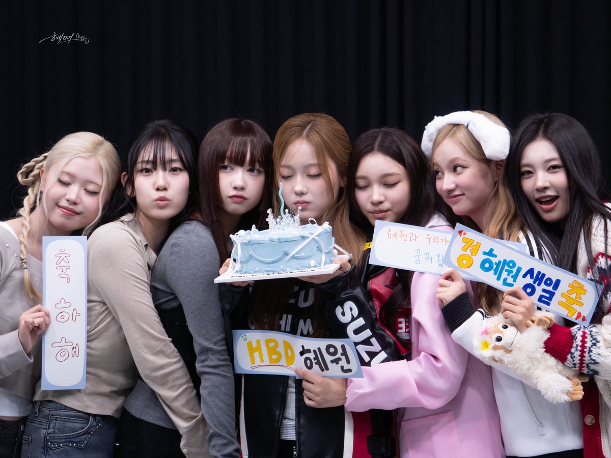 godhw1005's tweet photo. 너희가 너무 좋다…🎂

#OURBIRTHDAY #OBD https://t.co/8CXRPwbnGD