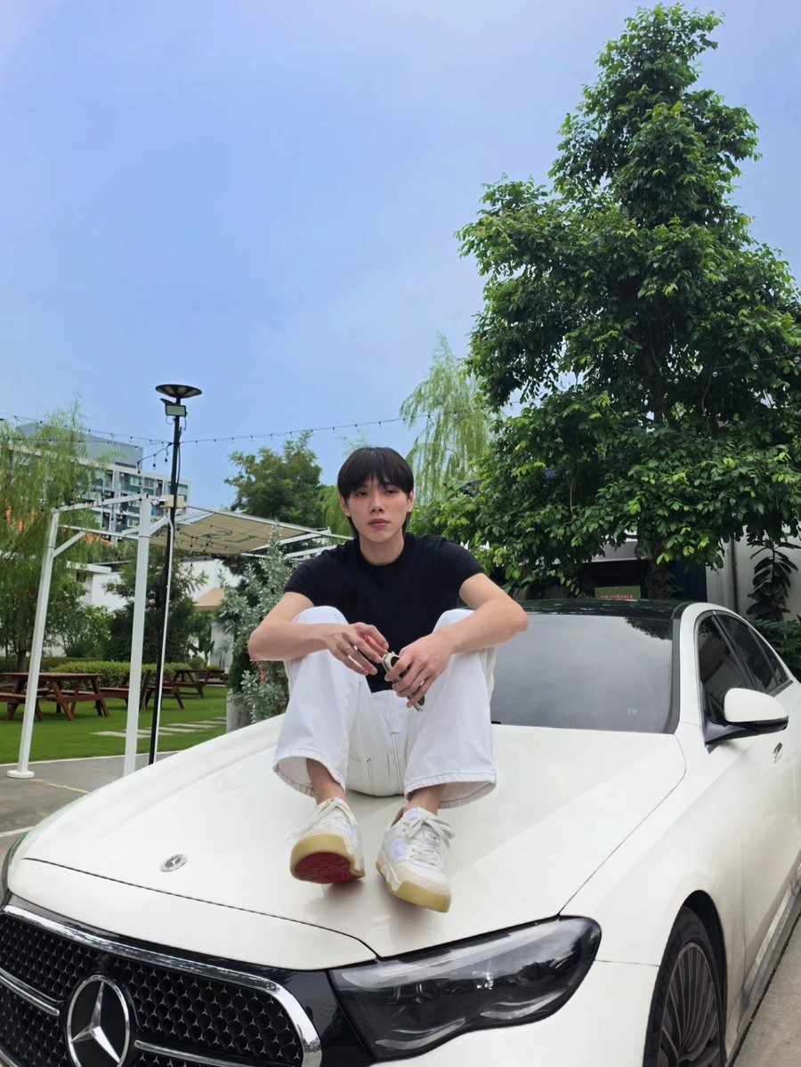 xxxlxuxxx's tweet photo. ขึ้นรถตัวเองแบบไม่ถอดรองเท้า
กับถอดรองเท้าเหยียบรถแฟน 56655
พ้มให้เลยฮะเฮีย https://t.co/wxLSVU6ALO