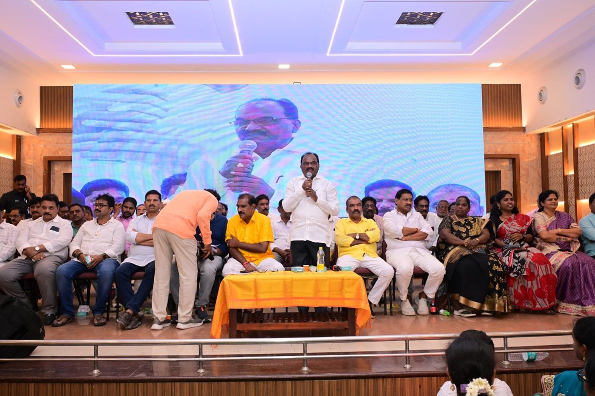 KabardiU's tweet photo. పాలకొల్లు అసెంబ్లీ (పగోజిల్లా)పట్టణంలోధర్మారావు ఫౌండేషన్ వ్యవస్థాపక అధ్యక్షుల, రాష్ట్ర మంత్రివర్యులు  డాక్టర్ శ్రీ నిమ్మల రామానాయుడు గారి ఆధ్వర్యంలో నియోజవర్గ స్థాయిలో జరిగిన గురుపూజోత్సవ వేడుకలలో ఉత్తమ ఉపాధ్యాయ దంపతులకు సత్కార!సభలో.....!
 #bjpvarm #NimmalaRamaNaidu https://t.co/p0ih5usjGQ