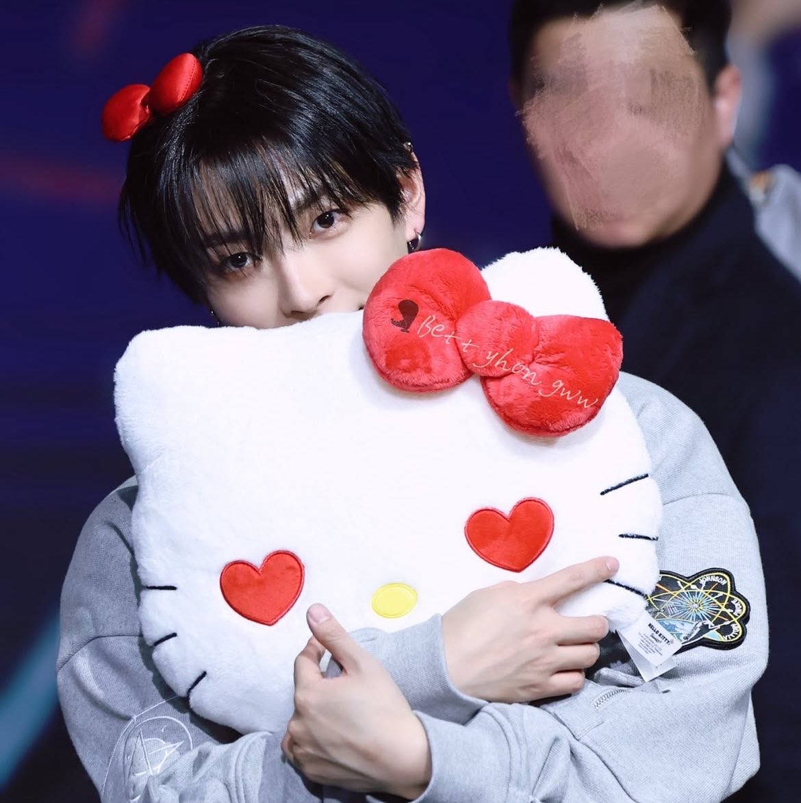 joongnova's tweet photo. feeling very hongkitty rn hai https://t.co/7Iw33jONTM
