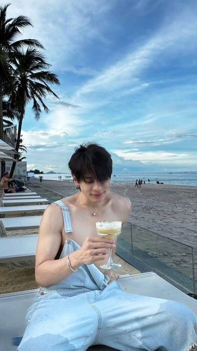 F64647163's tweet photo. จำได้ว่าตอนเห็นพิ้แบ้งเซ็ทไปทะเลนี้ ทล แตกมากกก พึ่งได้ดูเป็นคลิปฮีแซ่บบมากก เข้าใจแล้วทำไมวงการBL ถึงติดต่อพี่แบ้งให้มาเล่นเป็นเคะFool in love ฮีหล่อมากกแล้วก็ยังสวยโซ็ะมากกก ขวัญใจเมะมหาชนจริงๆ https://t.co/V6Jv5ZY7De