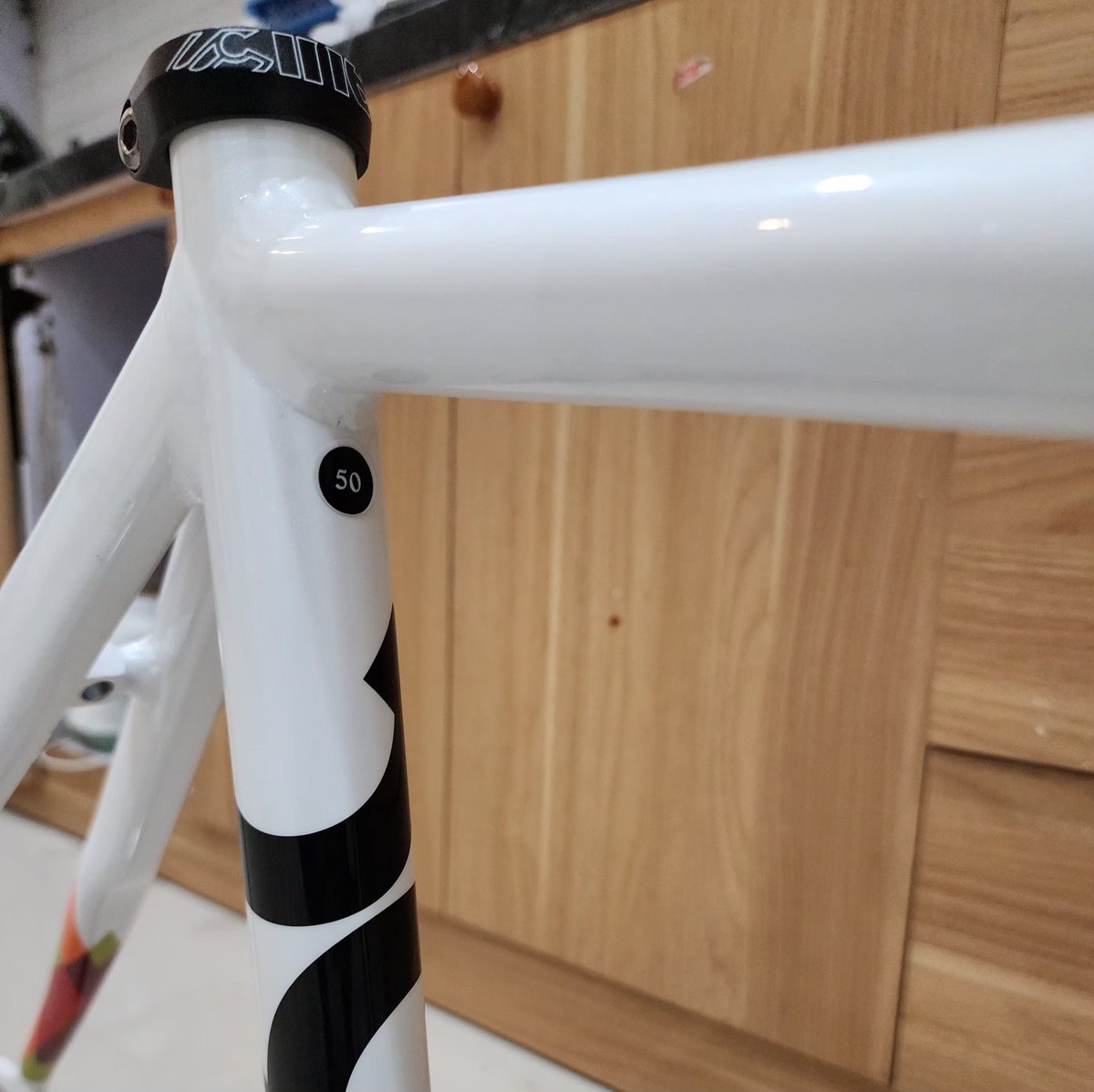 aa_lingg's tweet photo. WTS
Cinelli Vigorelli HSL Alu 2018 
Size 50 
Like New Condition
Include BB Dura ace njs 
Price 17.5jt aja #fnfjb https://t.co/zOES2Eo2ox