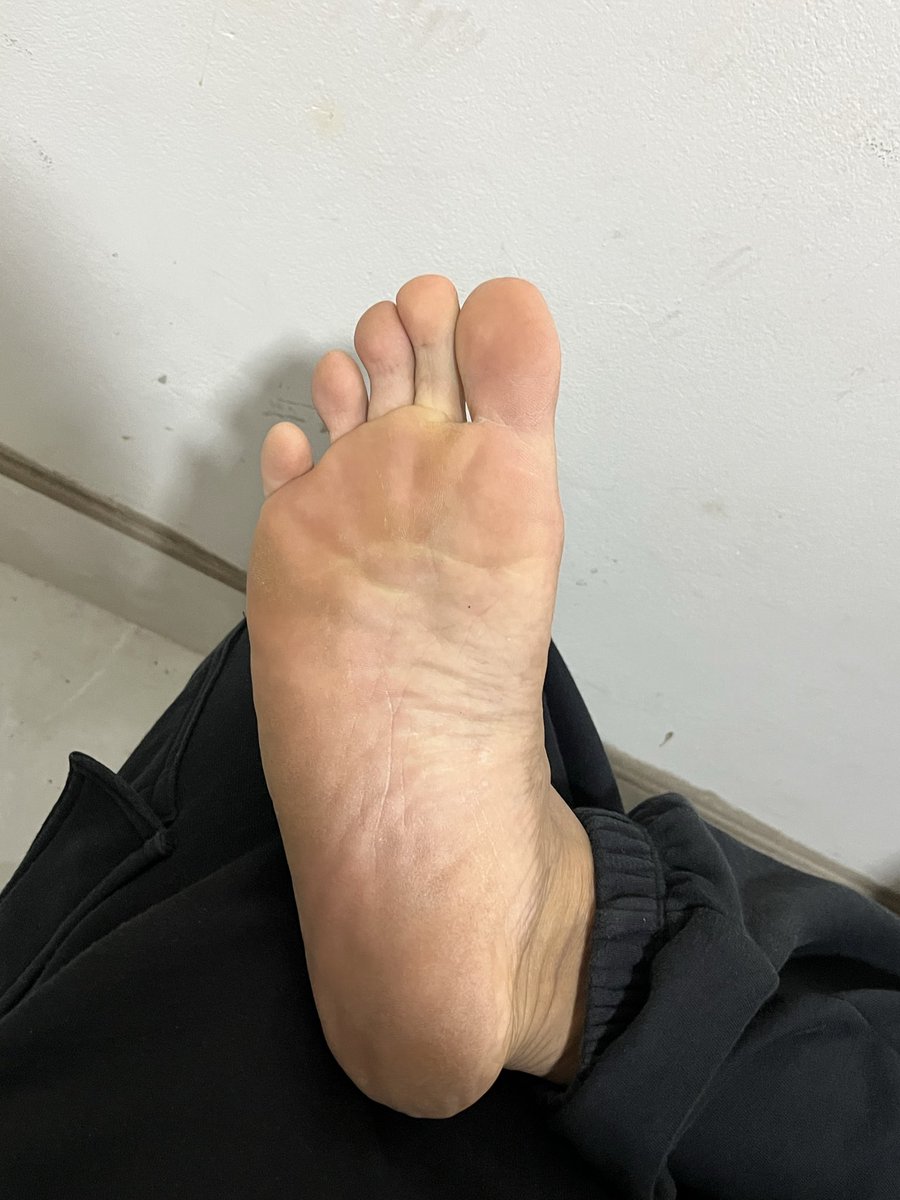 FlamenguistaSC7's tweet photo. Pé 44 imagina o tamanho do https://t.co/LFhDeXNmFC