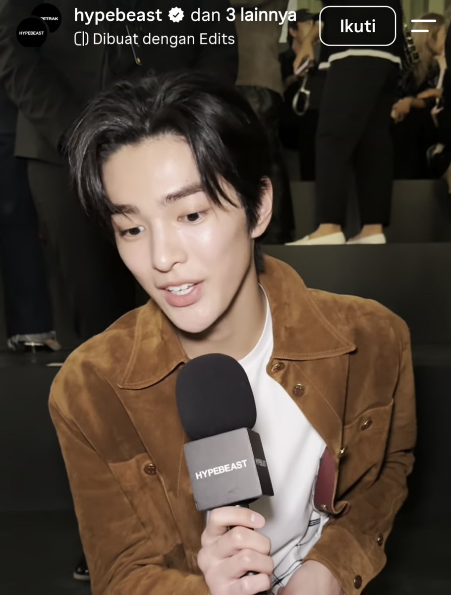keonholicina's tweet photo. 📸 | 061026 PFW Update

Keonho menjadi satu-satunya Asian idol yang ditampilkan oleh dua media fashion dan entertainment ternama global, Variety dan Hypebeast, melalui akun Instagram resmi mereka untuk CHANEL Spring/Summer 2027 di Paris Fashion Week bersanding dengan para bintang besar Hollywood.

Dari debutnya di Paris hingga menjadi salah satu wajah yang mendapat sorotan media global, Keonho continues to make his mark in the fashion world at just 17. So proud of you, our maknae 🩵

KEONHO AT CHANEL PFW 

#KEONHOxCHANELSS27
#CHANELSpringSummer
#KEONHO #건호 @CHANEL

Engage!
🔗https://t.co/AEhuXGJeP1
🔗https://t.co/nz9v8ANi1t