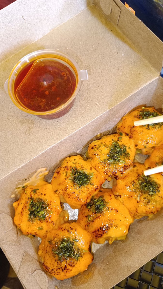 aenaheinm's tweet photo. kalian tim dimsum atau takoyaki by? 🤤

aku dimas ☝🏻😍 https://t.co/85ObCiSmi6