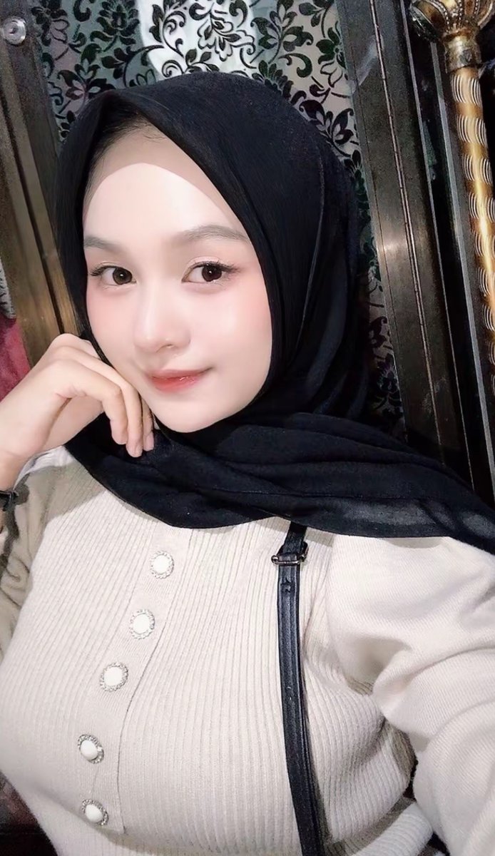 andinncantikk00's tweet photo. pengen di bacolin + di crotin #crot #bacolin #fypシ゚viral  #pejuhinhijab https://t.co/6ZoDgArmZe