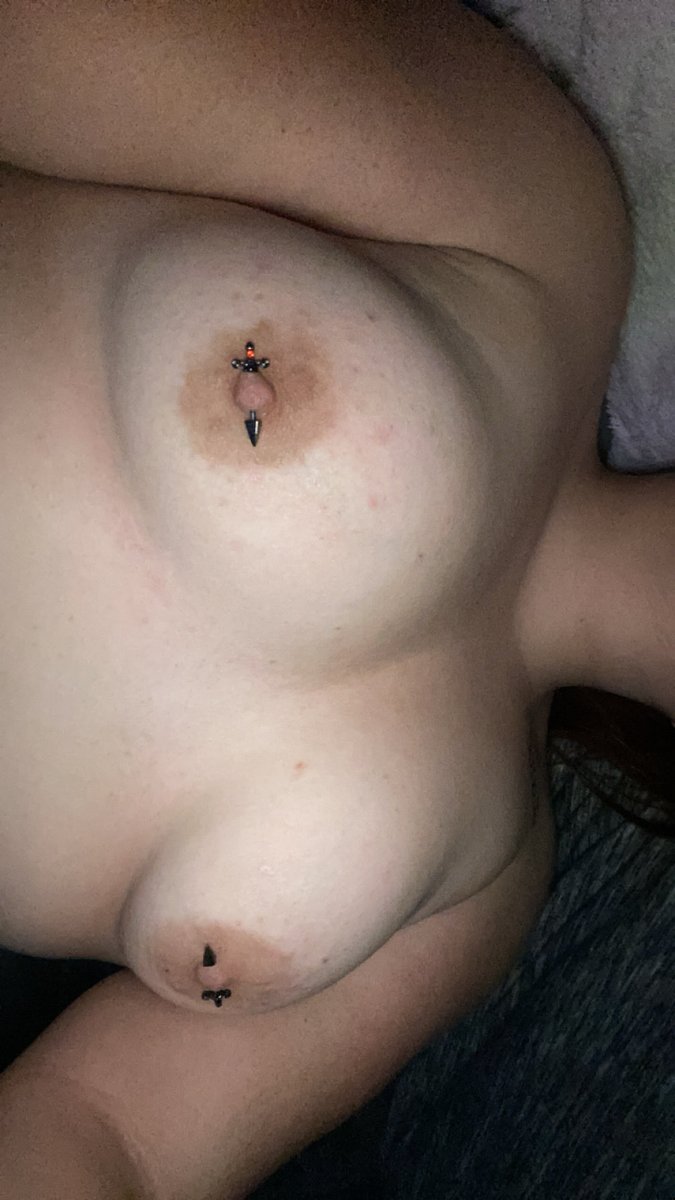 bootythickkkk1's tweet photo. Someone come smack this clit and pinch these nipples https://t.co/n0k2Qc47fF