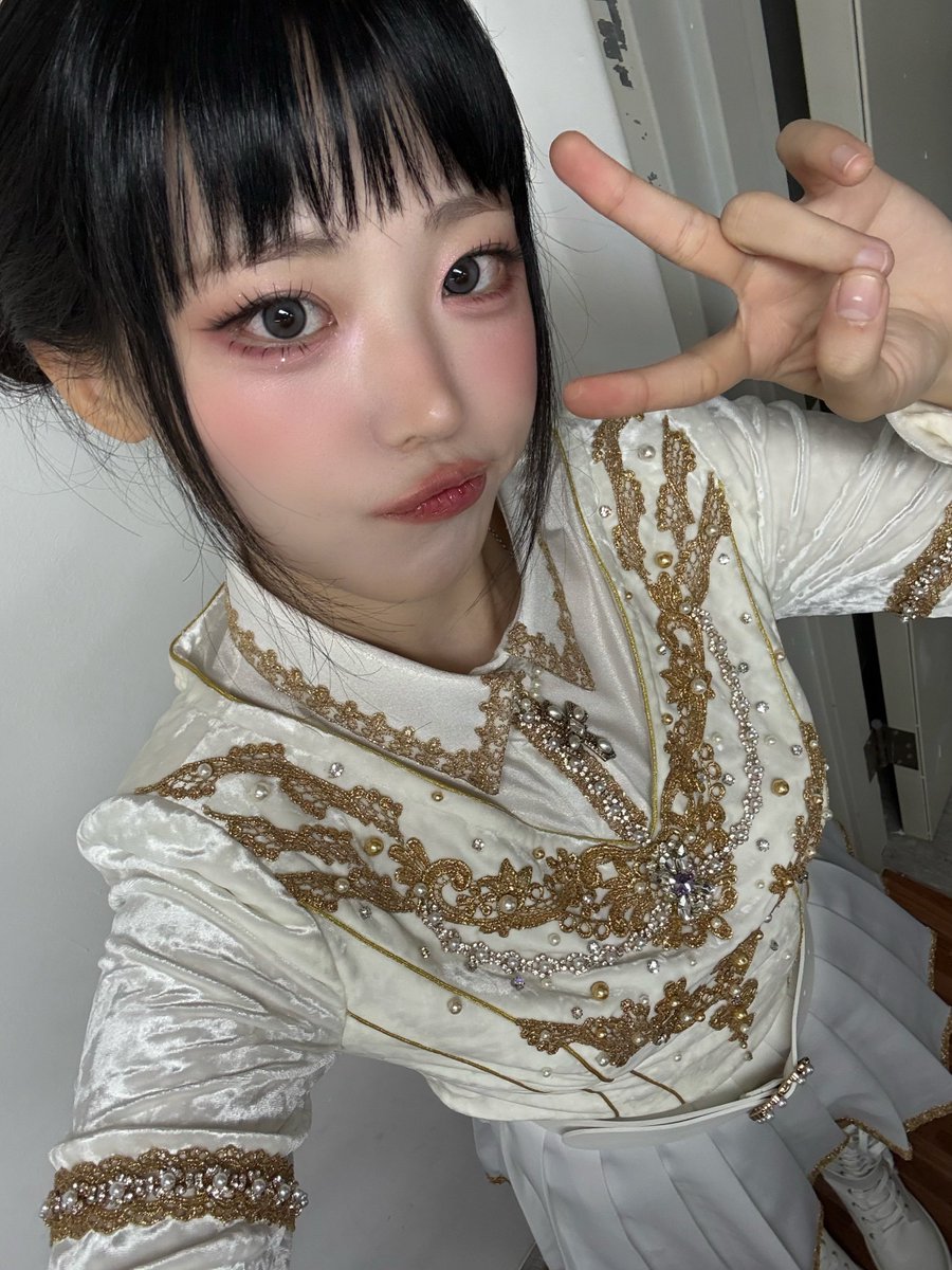 timetohina's tweet photo. 251006 Weverse
#QWER #냥뇽녕냥 #HINA #히나 #ひな #장나영 https://t.co/07PGmjOsQ1