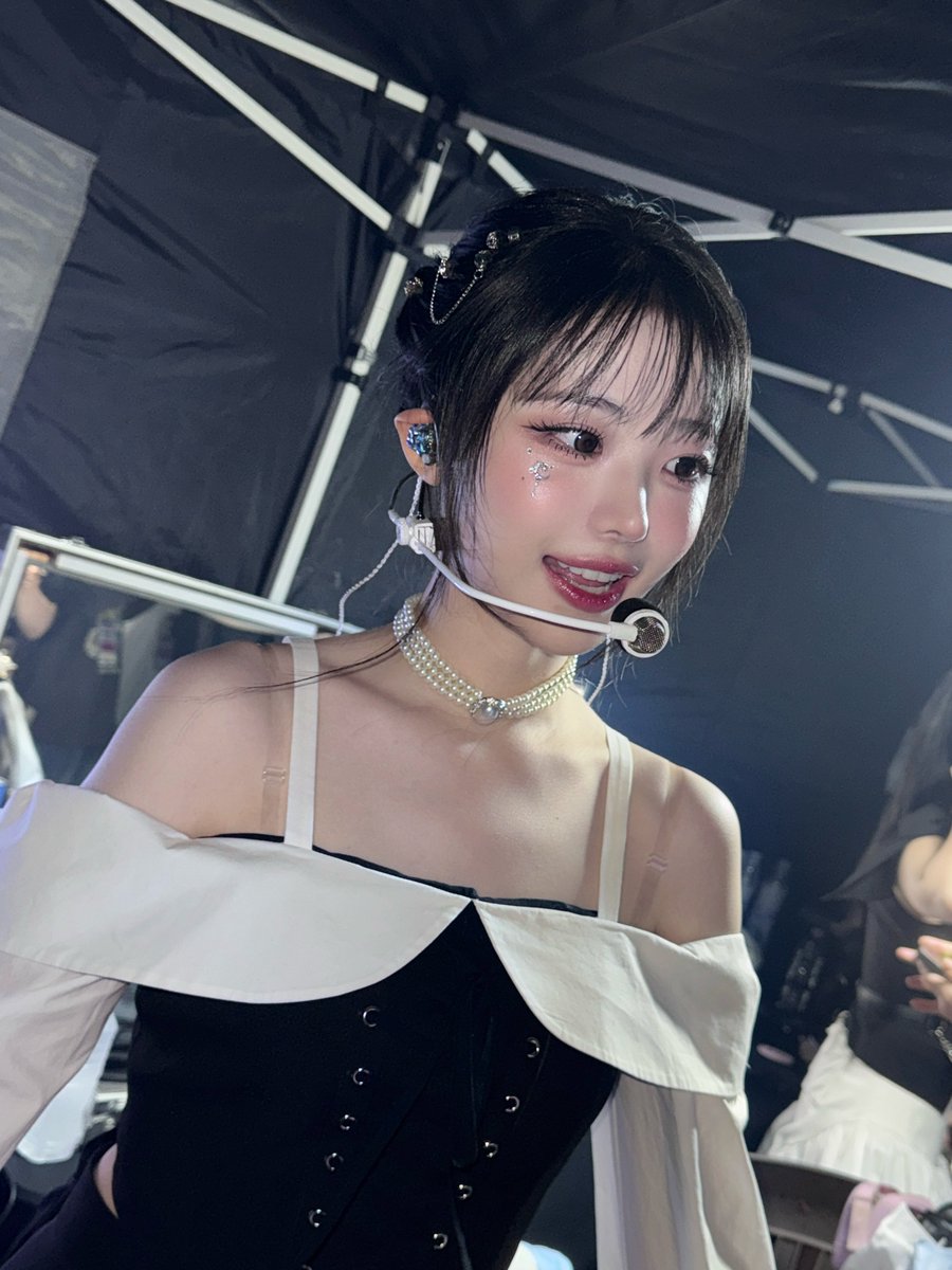 timetohina's tweet photo. 251006 Weverse
#QWER #냥뇽녕냥 #HINA #히나 #ひな #장나영 https://t.co/07PGmjOsQ1