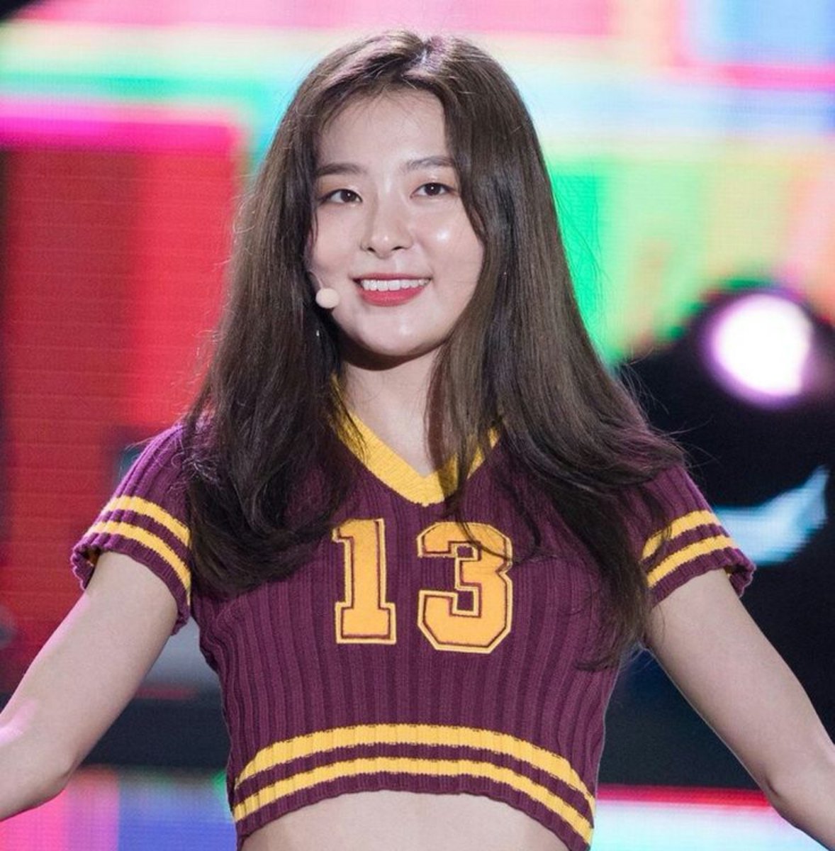 RedVelcroBr's tweet photo. REVELUVS COM LULA!
Happiness! ⭐️

#FandomsComLula https://t.co/jbh2IERQbN