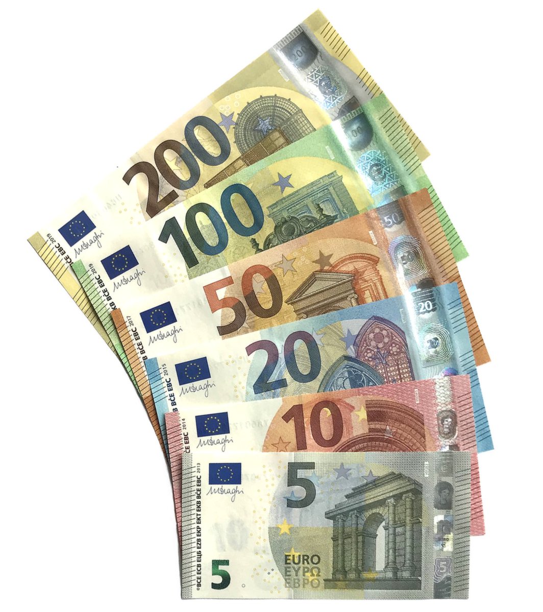 karimadness's tweet photo. @delpynews ¿A alguien más le parece que no son coherentes? No parece que los elementos de cada diseño estén bien integrados al resto del billete; es como si fueran stickers pegados a un fondo. Nada más mirar el euro o el peso argentino. https://t.co/MN3A260DS0