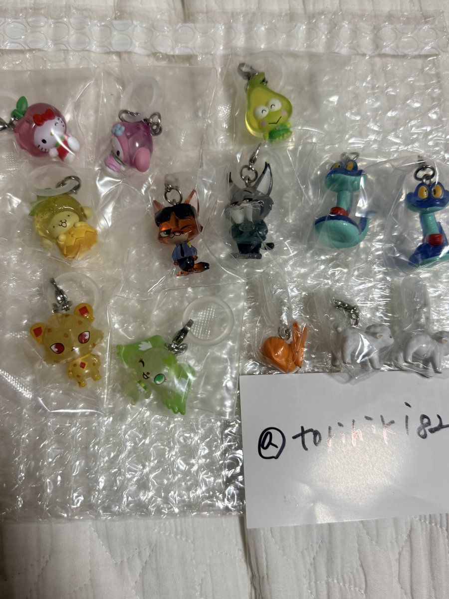 torihiki82_'s tweet photo. めじるしアクセサリー チャーム

譲）ズートピア2 ジュエルペット 星の王子さま 
サンリオくだもの 

求）
サンリオハロウィン ディズニーハロウィン トイストーリー ニャッキ などのめじるし
もしくは定価+送料

買取の場合はまとめての方優先です
難しいと思いますがお声がけ下さい https://t.co/Ke4j9AldsX