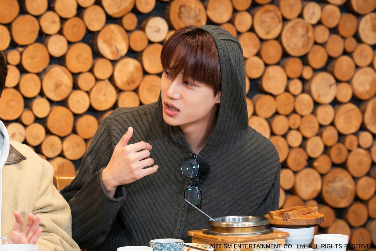 kntv_info's tweet photo. ⏰今夜10：30～
🎲『EXOのあみだで世界旅行～済州島編～』#6（最終回）

みかんがいっぱいの農場にEXOが登場🍊
済州で最後のディナーは陸･海･空がそろった豪華な郷土料理🍽️✨
ゆっくり食事を楽しみながら今回の旅行を振り返るメンバーたち🌴💭

👉https://t.co/ZkhNZ4ZJY0

#KNTV #KNTV801 #엑소 #엑소의사다리타고세계여행시즌5제주편