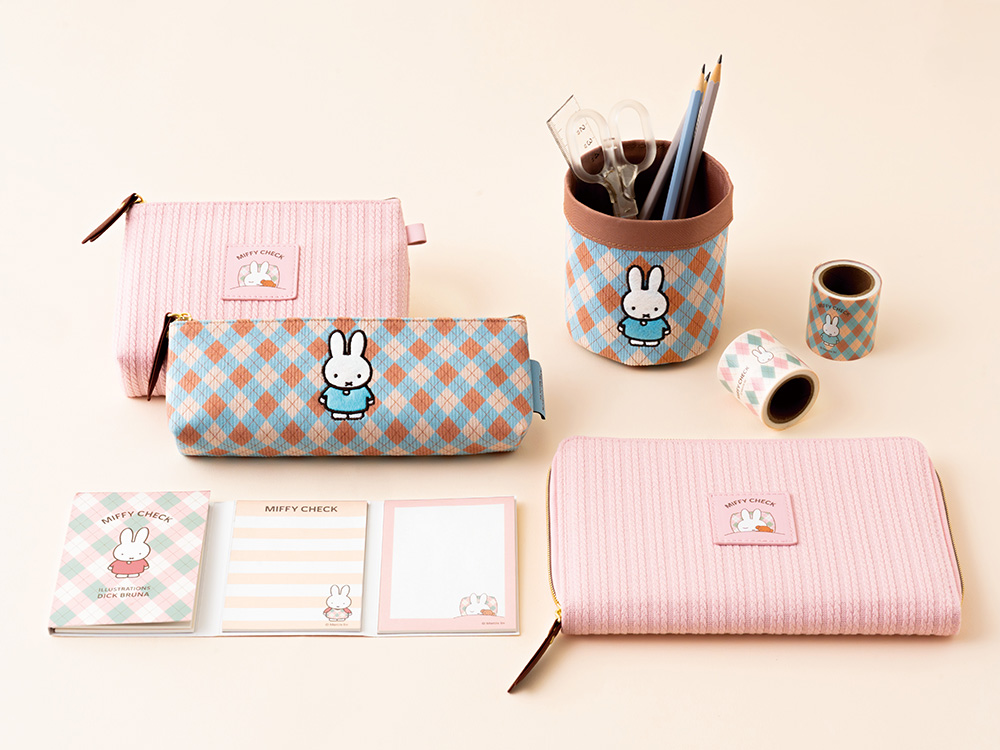 miffy_japan's tweet photo. ◆◇MIFFY CHECK◇◆

秋の新シリーズ「MIFFY CHECK」が登場します。
アーガイルチェックをモチーフにしたあたたかみのあるデザインです。

詳細は「ミッフィー情報 サイトグッズ情報」へ👇 https://t.co/TexYnBr1ZF