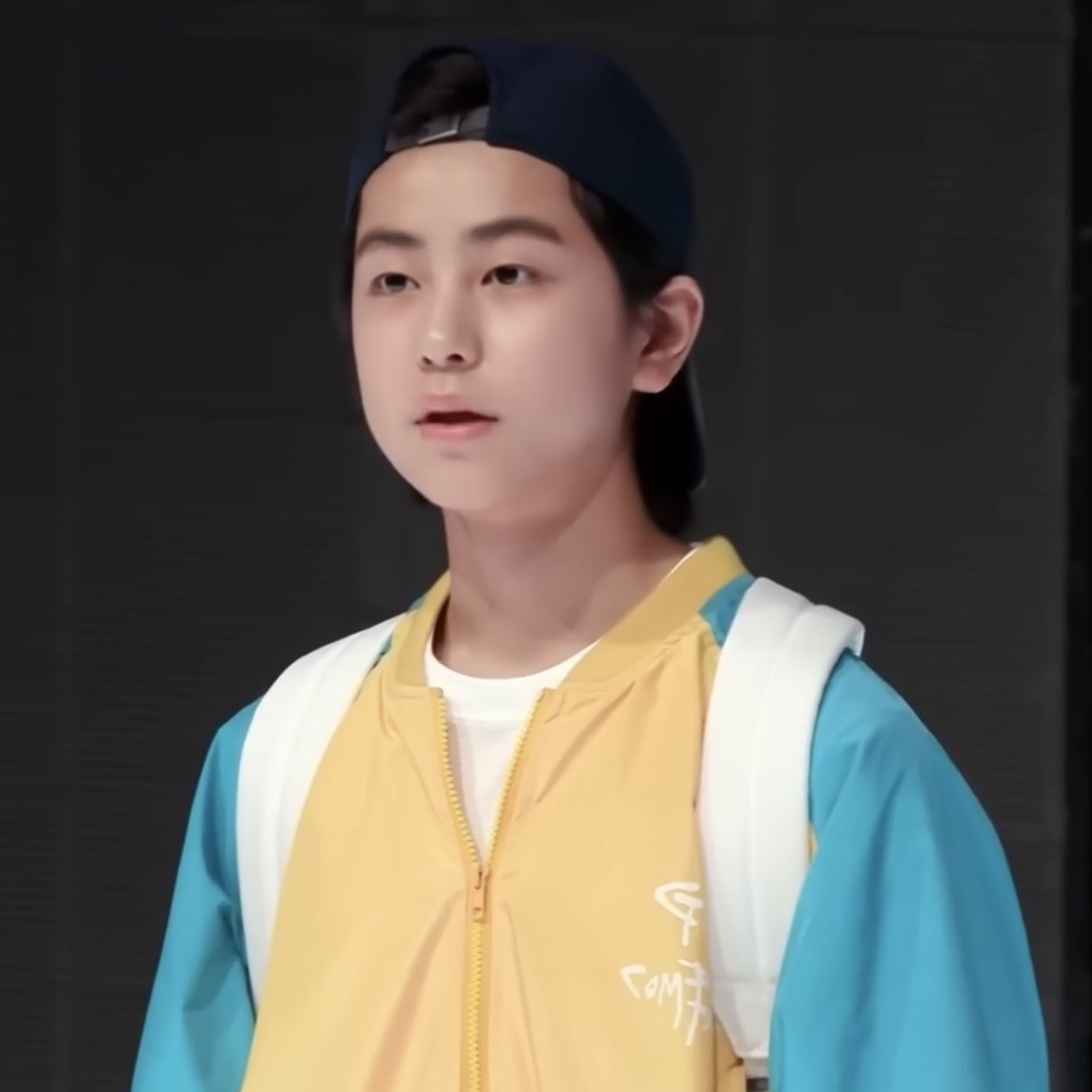riikijun's tweet photo. 탘뙈지 모자 뒤집어쓰고 볼살 포동해서 아랜 타키 생각남……. https://t.co/4CGL5sYGyM
