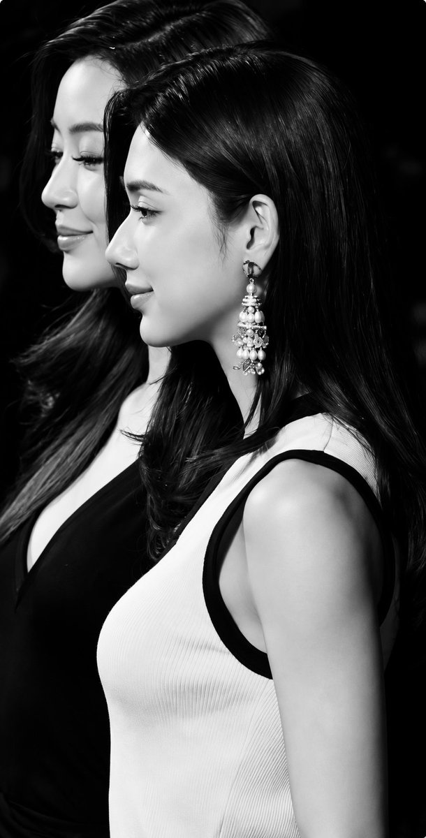 Alexnox_alex's tweet photo. Me &amp; You ✨ My partner in crime.

#CHANELSS27xLenaMiu
#LalinaLena #MiuNatsha
#CHANELSpringSummer 
#CHANEL #PFW https://t.co/ZyFlMuzrAy