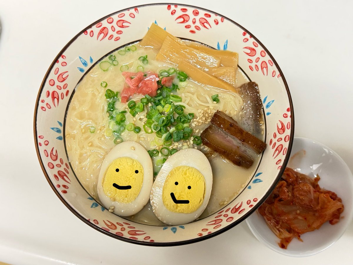deli03cate's tweet photo. お土産の博多ラーメン🍜
中身は無事で常温で売られていたよう…😂
麺は硬めで🙌
美味しくいただきました🙏💕 https://t.co/9mZ0PWRkI5