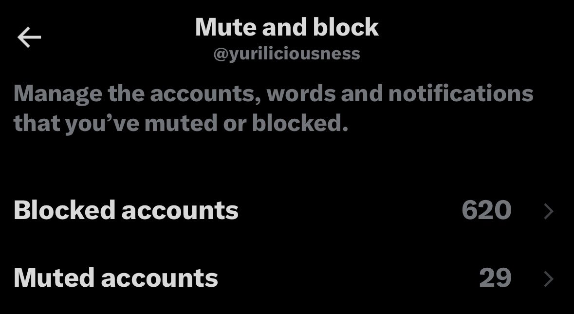 yuriliciousness's tweet photo. “Why do you have me blocked” girl idk https://t.co/SVOi0ruLbj