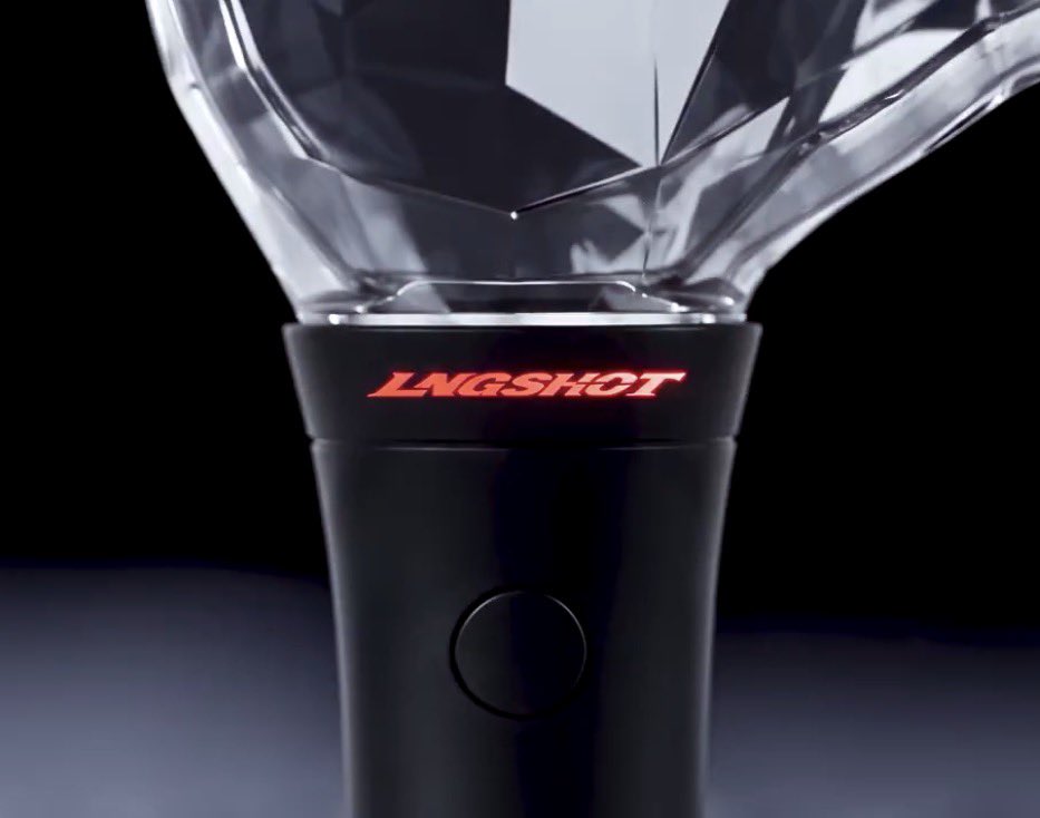 LNGSHOTGlobal's tweet photo. [INFO] LNGSHOT has officially dropped the teaser for their OFFICIAL LIGHT STICK! 

The official light stick will be revealed on October 7, 2026 at 3PM KST.

🔗 https://t.co/VfU9TJm0Ri

#LNGSHOT #롱샷 https://t.co/IPbgcuhZKS