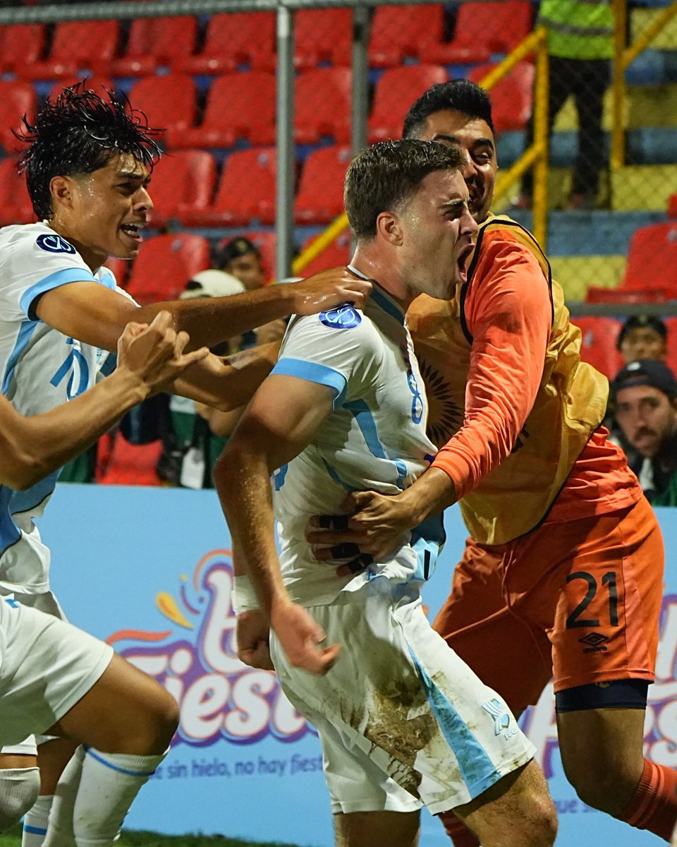CNationsLeague's tweet photo. Con ustedes, el héroe de Guatemala: 𝐌𝐚𝐭𝐭𝐲 𝐄𝐯𝐚𝐧𝐬 🔝 https://t.co/WjndF4I7ba