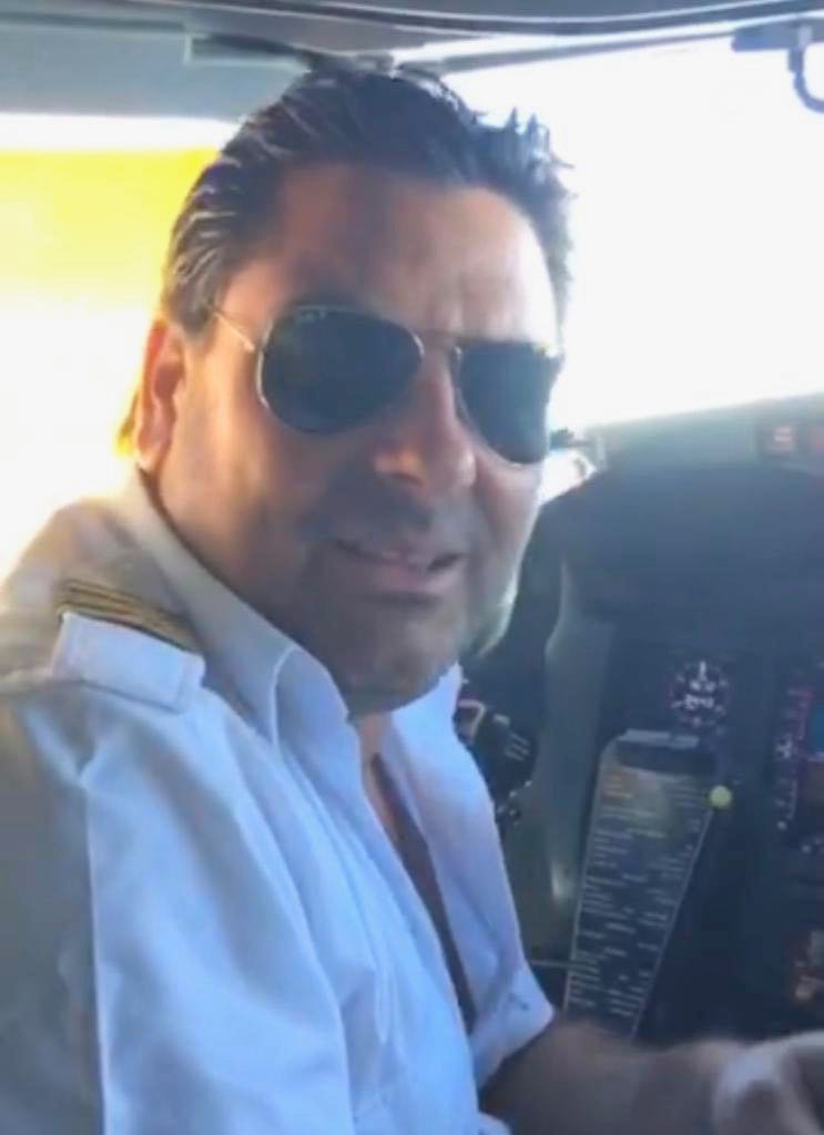 FUNDIDOSxMILEI's tweet photo. ⚠️💩 T DEJO FOTO..👿  MATÓ 5 CARPINCHOS en NORDELTA: Sebastián Favre (49).
Ex piloto de avión, casado, tiene 2 hijos y es dueño de una Escuela de Vuelo de Zárate: la CVZ (Centro de vuelo Zarate).
🤷‍♂️ Acaba de cerrar su Ig, no t gastes..
😎Les dejo el contacto (público) con wsp del Director.