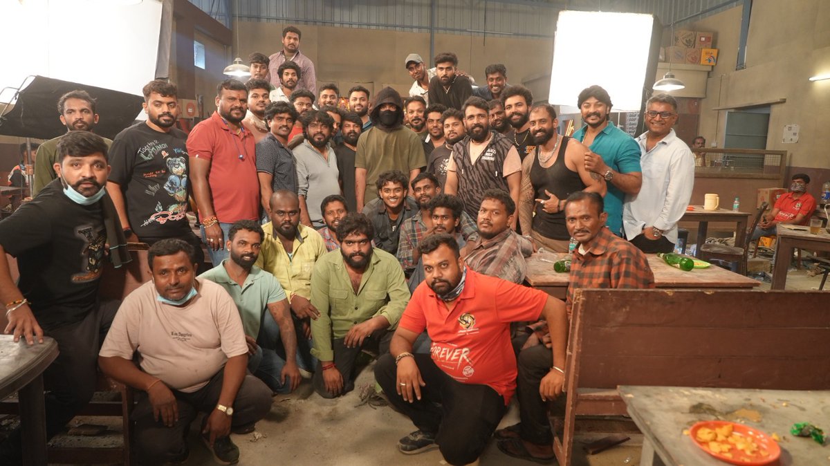 KannadaScreens's tweet photo. ‘ಫಾರೆವರ್’ಗೆ ಎರಡನೇ ಹಂತದ ಚಿತ್ರೀಕರಣ ಮುಕ್ತಾಯ
ಯೋಗಿ, ಆಕಾಂಕ್ಷಾ ರಾವ್ ಅಭಿನಯದ ಚಿತ್ರ
@PRO_SVenkatesh @R_Chitravani @PROPavanvenkat
#KannadaScreens #Sandalwood #Forever #LooseMaada #Yogi #RaviVerma #MuraliMaster #AkankshaRao https://t.co/hrPdke4tcY