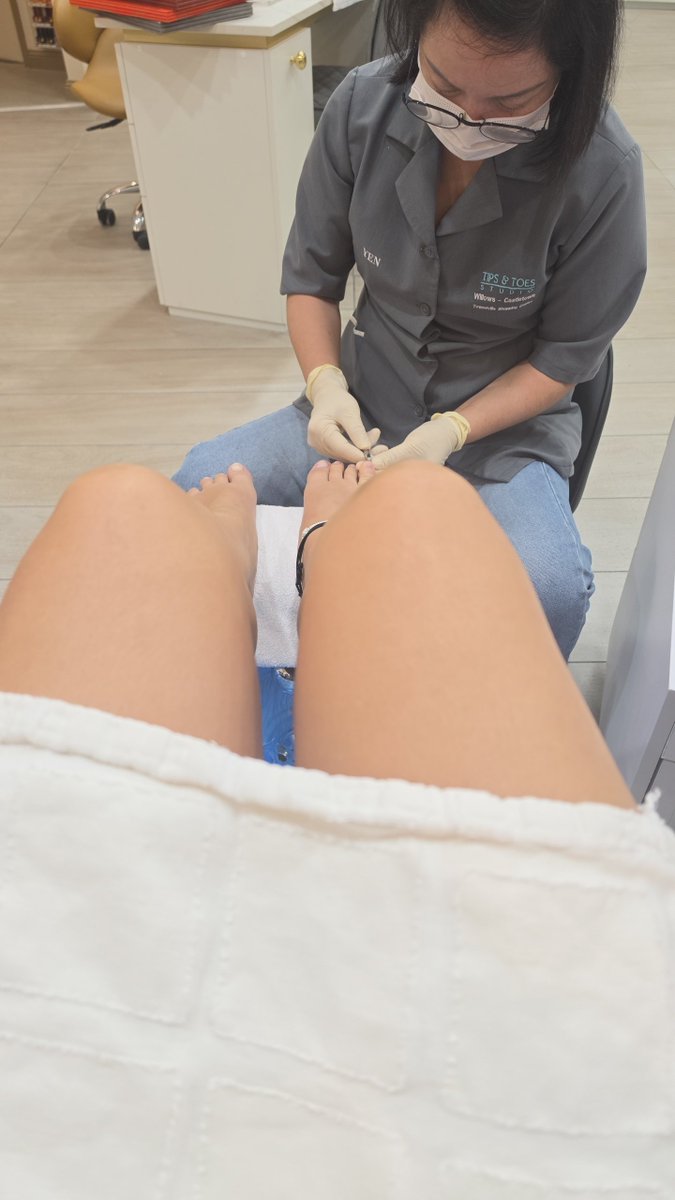 Gemslatsy's tweet photo. And it's pedi time too 👣

Today really is a pamper day 💗

#feetfetısh https://t.co/f2Us23NN6c
