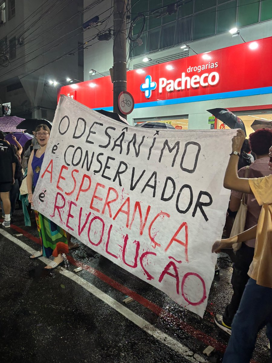 babadbct's tweet photo. O MOVIMENTO ESTUDANTIL TA VIVO!!! A UFF NÃO VAI DEITAR PRA FASCISTAS E MILICIANOS! VAMOS VIRAR! https://t.co/nYIMb9uxns