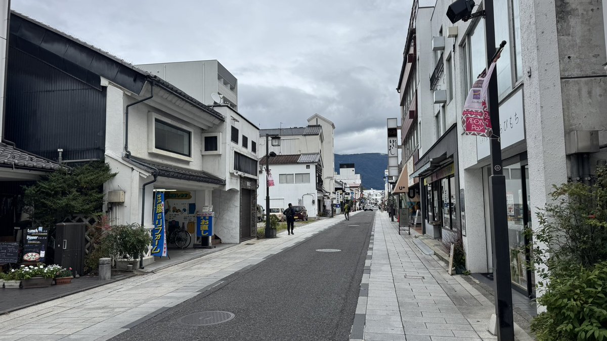 nipponsousei_tv's tweet photo. 信州松本、本当に美しい町だ。
平日でも活気があって、地方都市の理想系といった印象。
涼しい気候と豊かな自然が、どこか盛岡を彷彿とさせる。 https://t.co/vyO1w7vcN5