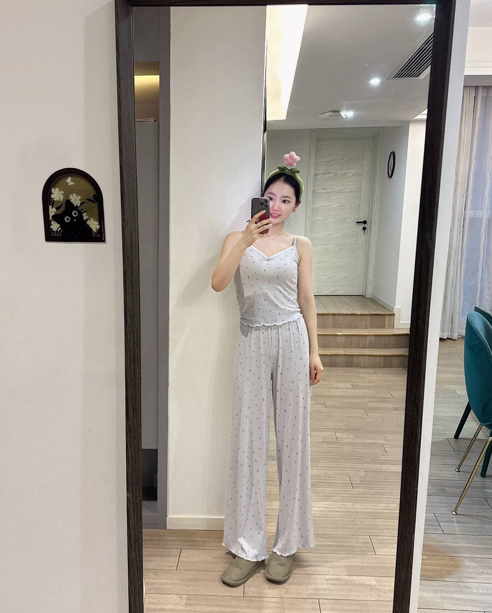 thi18000468's tweet photo. 可以试着约，但我不卖的     

不能打扰彼此的家庭，分寸感+礼貌很重要 懂吗 https://t.co/6lPpDDP576