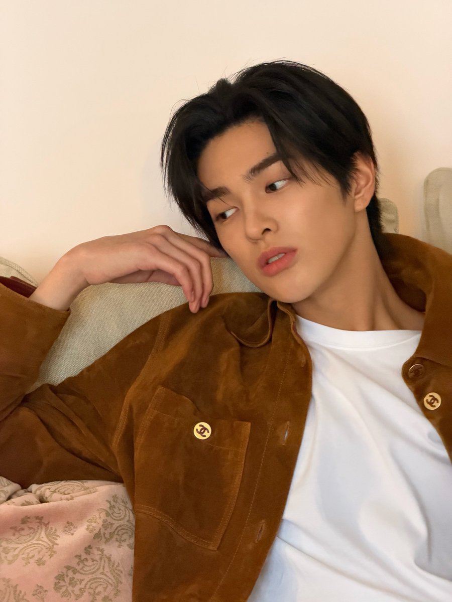 zhaoyufancokr's tweet photo. [261006] #KEONHO #건호 Instagram Update

“🕊️” https://t.co/Wq0aMESR8d