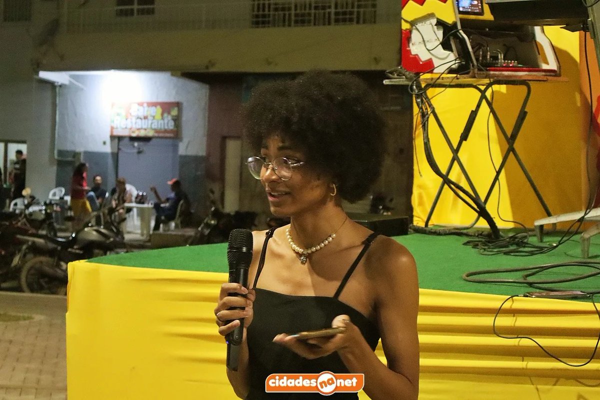 eutransstornada's tweet photo. O ódio de ver que homens não tem um pingo de consciência, virar para uma pessoa trans e dizer que não liga pra política é o mesmo que dar um tiro no meu próprio peito.

#PINTOAWARDS #PINTOSAWARDS #PINTOSAWARD #PEITOAWARDS #XOTASAWARD #BUNDAAWARD https://t.co/SiIkEiAmZ8