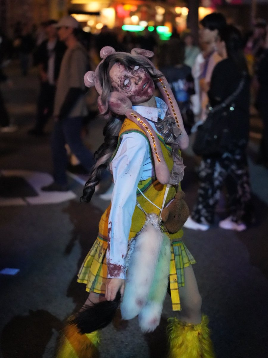 smaphoto_usj's tweet photo. ／
ハロウィーン・ホラー・ナイト
ストリート ゾンビ
＼

人間だったときの記憶とともに。

#USJファン #ホラーナイト #ホラナイ #ゾンビ #ギャルゾンビ https://t.co/R63jmYtXlp