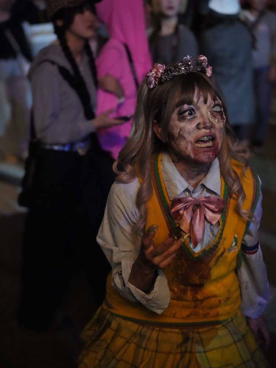 smaphoto_usj's tweet photo. ／
ハロウィーン・ホラー・ナイト
ストリート ゾンビ
＼

人間だったときの記憶とともに。

#USJファン #ホラーナイト #ホラナイ #ゾンビ #ギャルゾンビ https://t.co/SIMeIj0t36