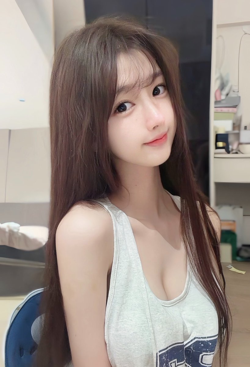 SamuelG68644660's tweet photo. 中午11:15新拍的

有人想要锐评一下我20岁的福嘛😌

（拒绝人机）赶紧看，我要删了

真没有🚪流言2我真给呀 https://t.co/seK0KJ2GGo