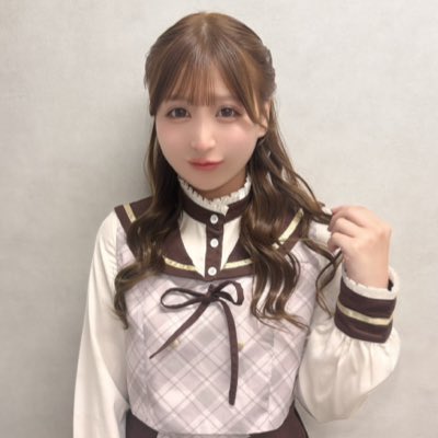 CircleMusicIdol's tweet photo. caSTORYの気になる子を三姉妹風に俺的に例えてみたら

 月城みくる(長女)
大人の色気でメロメロにさせちゃうお姉さん

 瀬那ほの(次女)
サバサバ系だけど好きな人には甘えたいツンデレさん

 夢見草みう(末っ子)
天真爛漫もあざといも計算された小悪魔さん
#月城みくる
#瀬那ほの
#夢見草みう
#caSTORY https://t.co/Ka3tCQNlD3