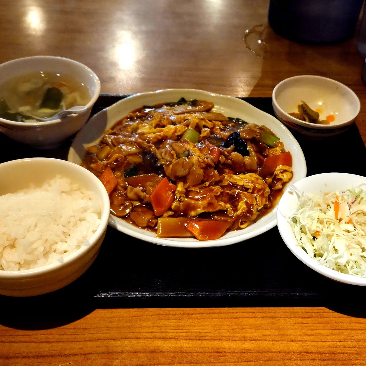 jui_zo's tweet photo. いつもの豚と木耳の卵炒め🍚
#お昼ごはん #飯テロ https://t.co/xxzYQ8jyRu