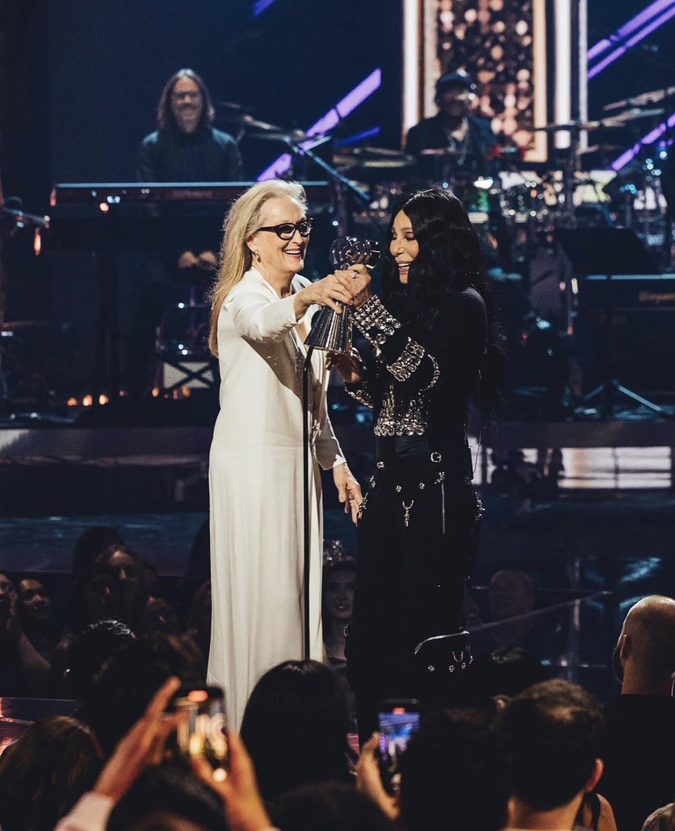 CherFansDaily's tweet photo. #cher #iheartradio #iheartawards2024 https://t.co/xlz0oy9v60