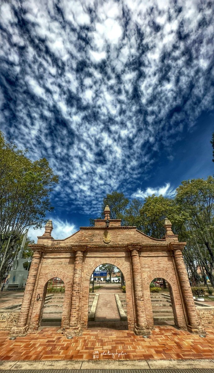 javi_1016's tweet photo. Portal del laguito #Jaes 😎 #Sogamoso 🌞 #photographie 📷📸 https://t.co/FpYlCSMkpk