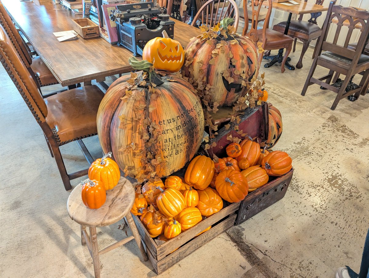 jm17320508's tweet photo. ハロウィン🎃限定カフェ！ https://t.co/h1JHB4vCa4